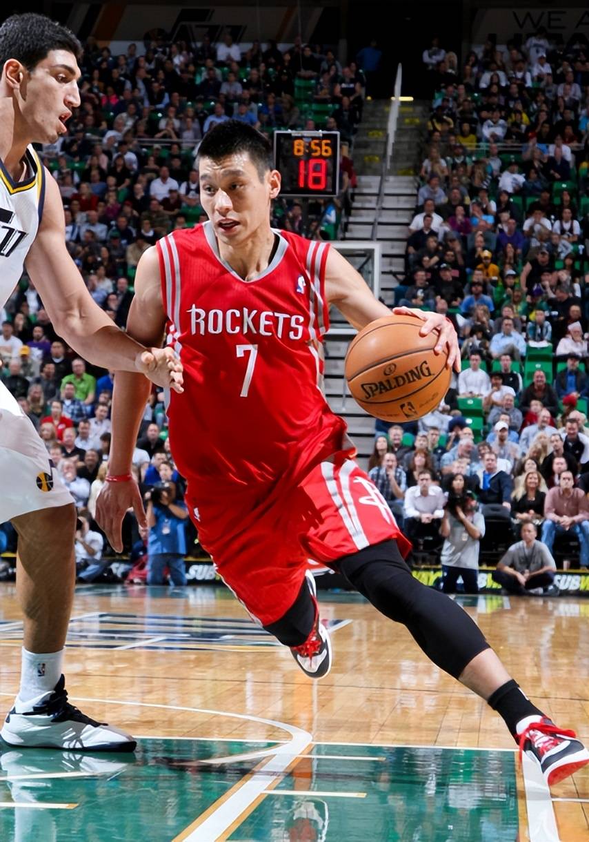 林书豪成为湖人队最重要的替补之一 林书豪成为湖人队最重要的替补之一