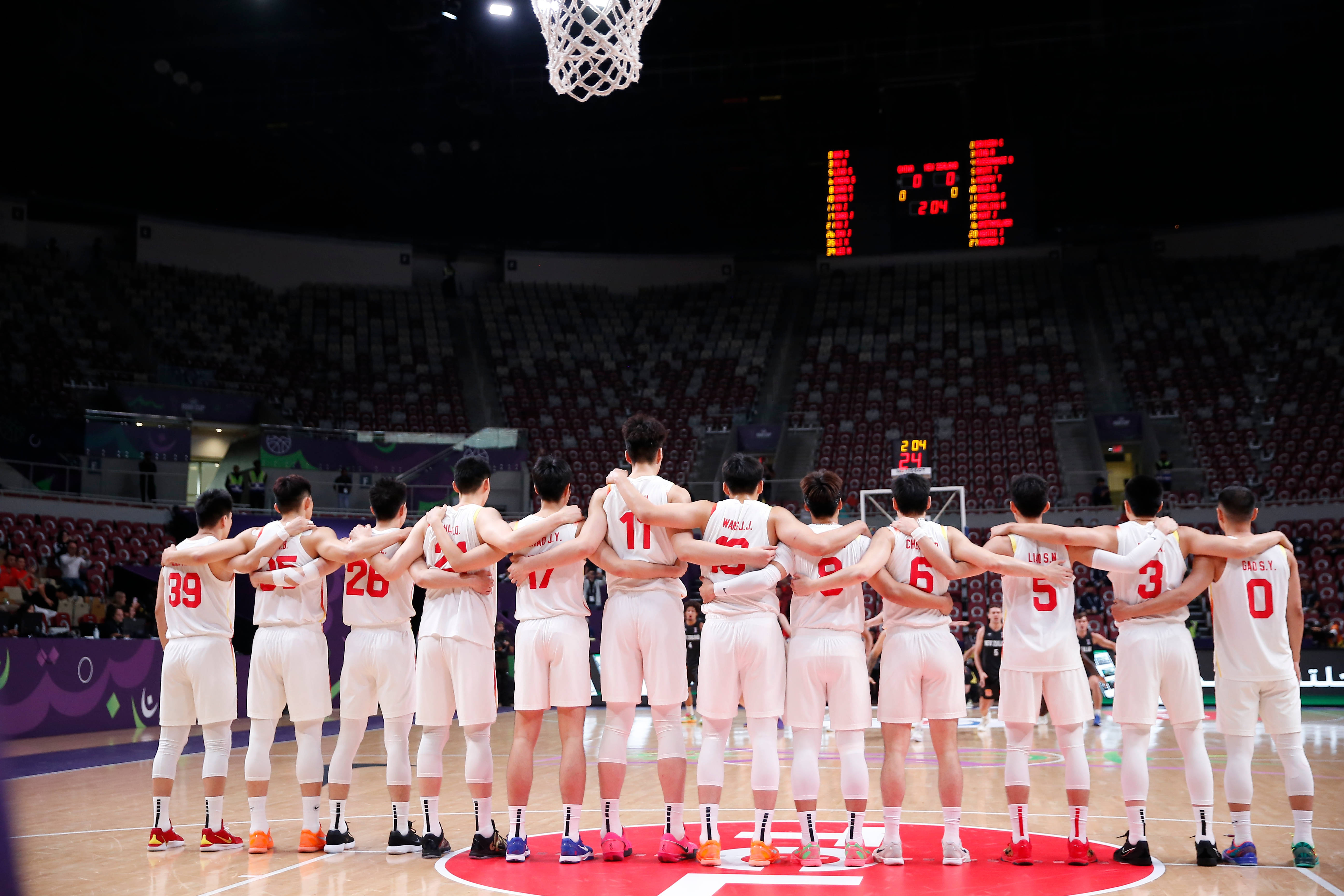 关于篮球赛场上风云变幻,球队实力竞争激烈的信息 关于篮球赛场上风云变幻,球队实力竞争激烈的信息