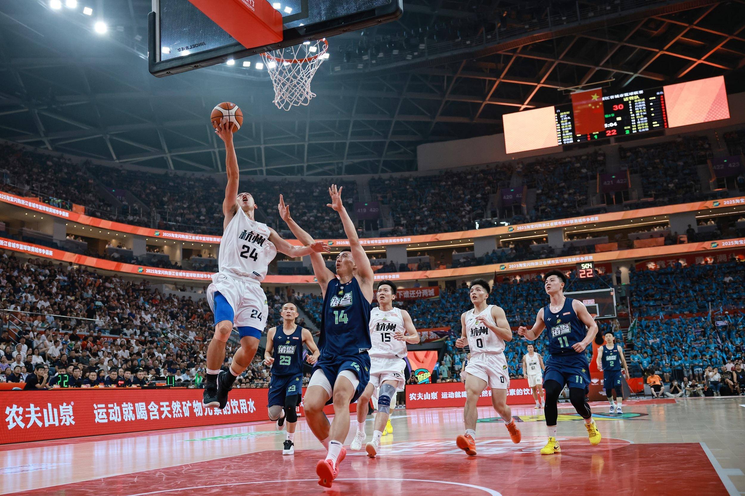 关于篮球赛场上风云变幻,球队实力竞争激烈的信息 关于篮球赛场上风云变幻,球队实力竞争激烈的信息