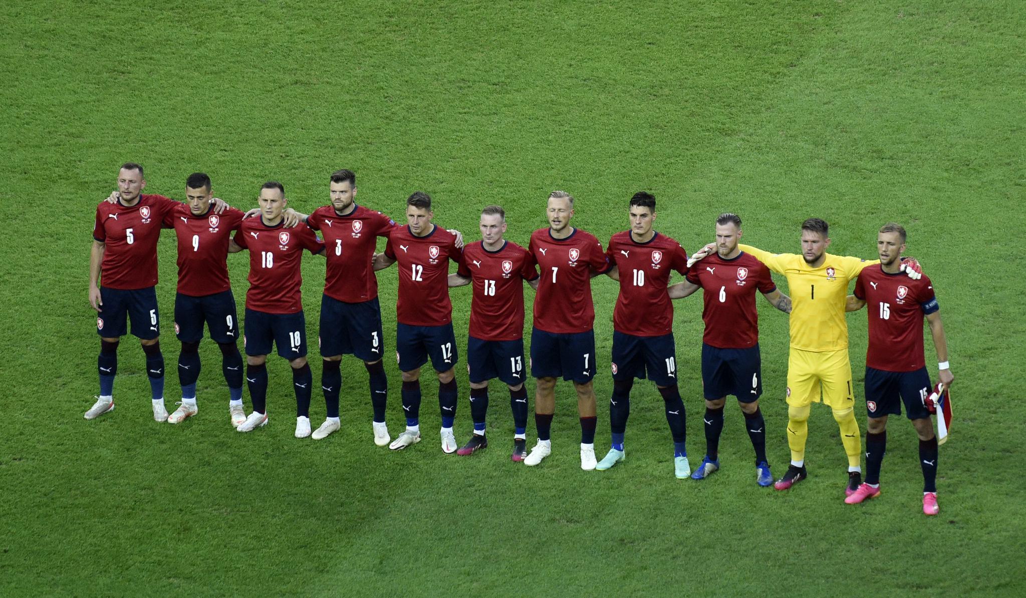 北京足球俱乐部闯入四强