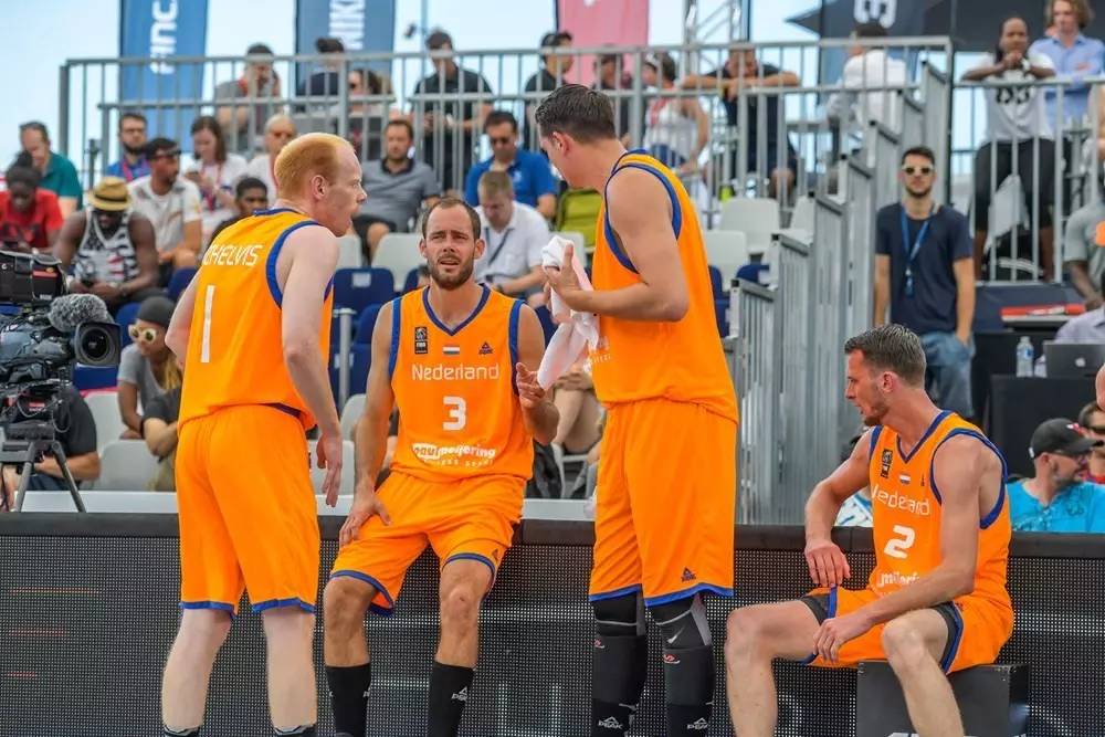 斯洛文尼亚队员拼搏奋斗披荆斩棘的简单介绍