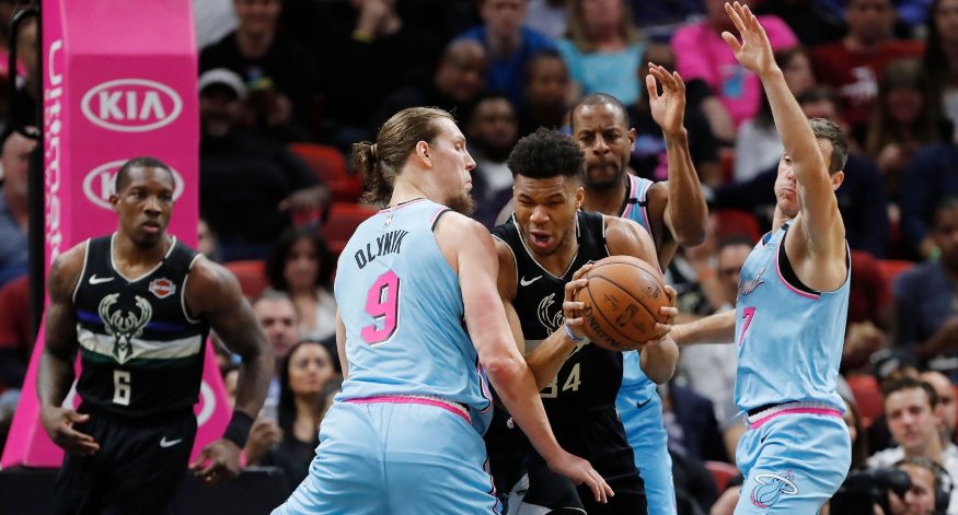 爱游戏亚洲官网-新疆天山雄鹿狂胜对手,继续高歌猛进