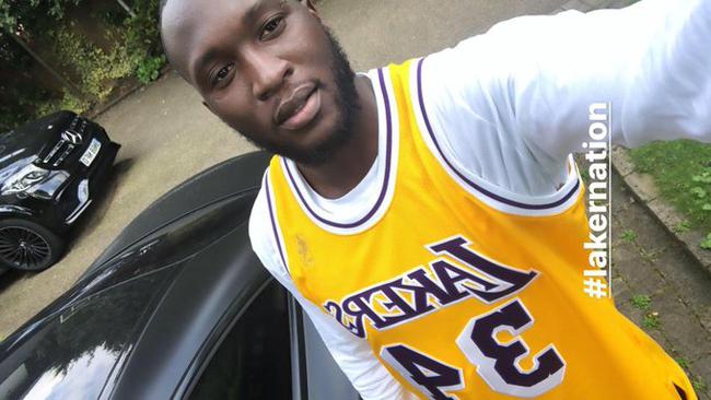 曼联前锋卢卡库迎来进球热潮，锋线效力不可小觑的简单介绍