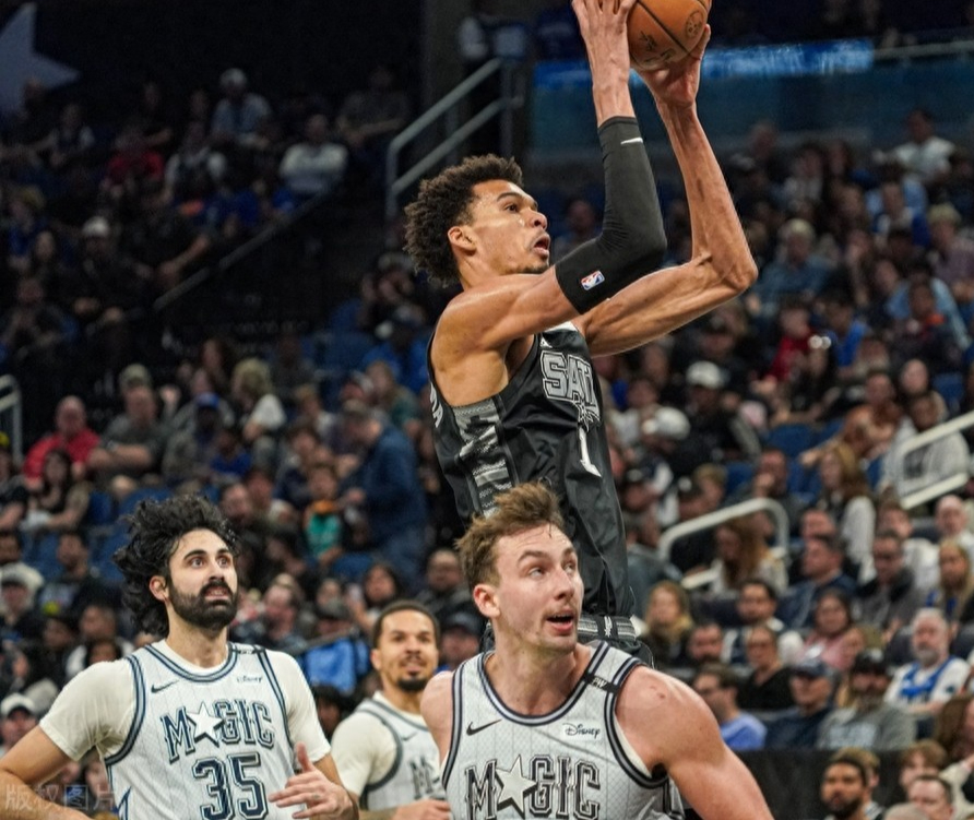 关于马刺队防守稳固,取得关键胜利的信息 关于马刺队防守稳固,取得关键胜利的信息