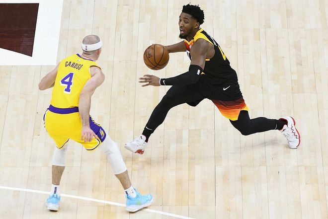 爱游戏活动-沙尔克主场破荒，终结连败纪录