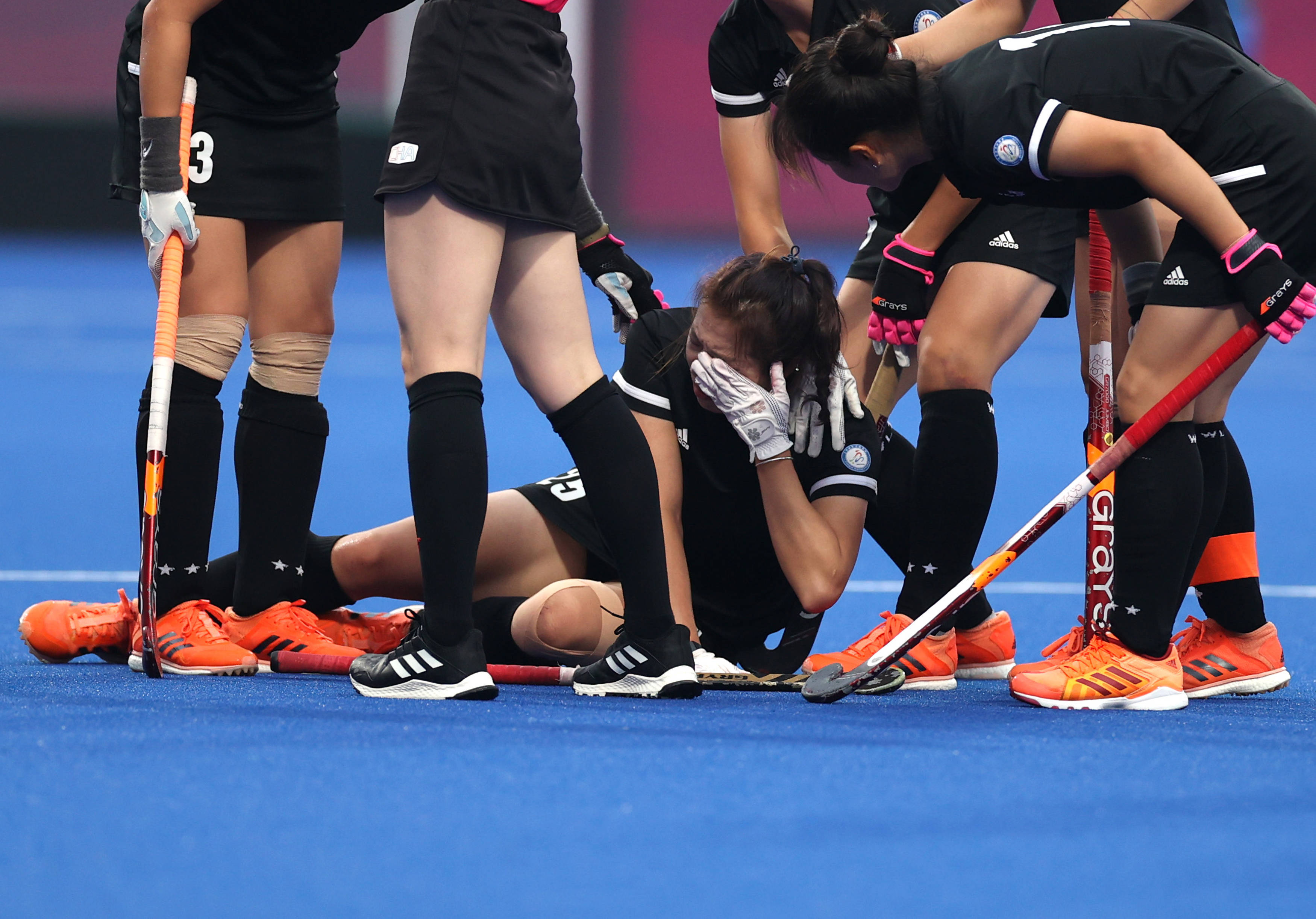 爱游戏官网-比赛中遭遇重大失误的运动员