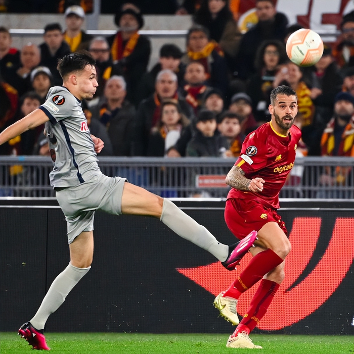 爱游戏网址-罗马半场领先，冲击小组第一的简单介绍