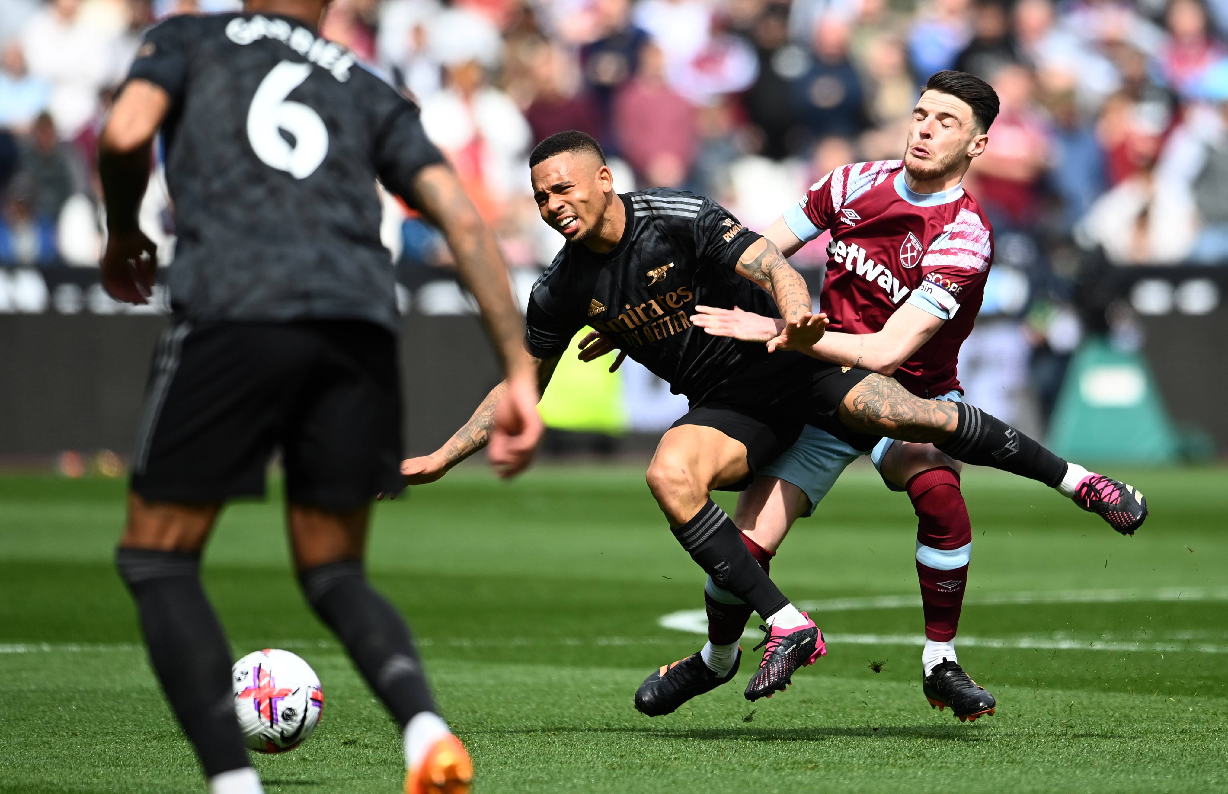 关于西汉姆联客场取胜，积分攀升的信息