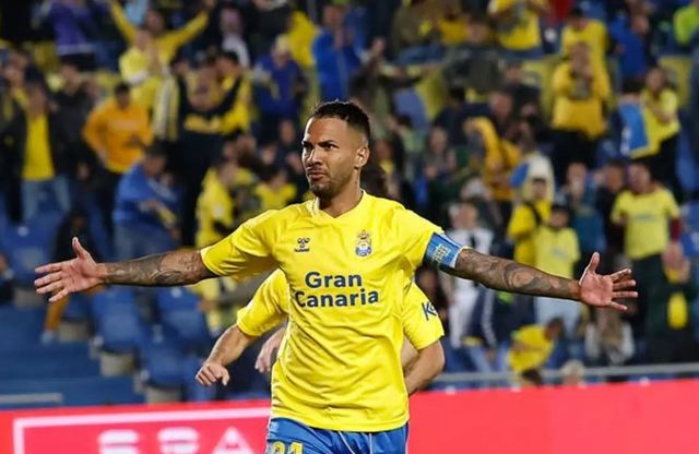 格拉纳达客场取胜，惊险晋级下一轮